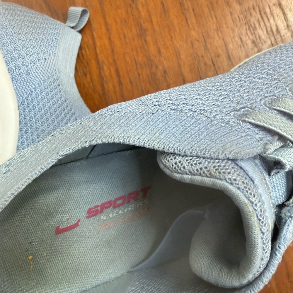 Skechers women’s size 8